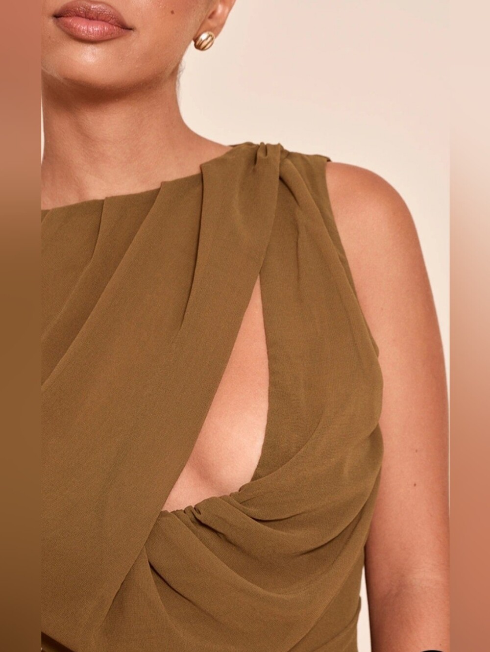 NWT PrettyLittleThing Olive Green Chiffon Cut Out Top - Picture 2 of 7